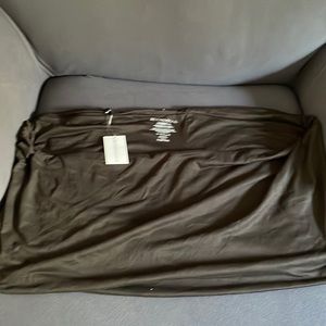 NWT black infinity scarf from Beyond Yoga with small zippered pocket